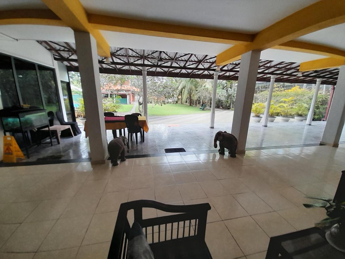 Larn'S Villa Hotel & Apartment Wadduwa Exterior photo