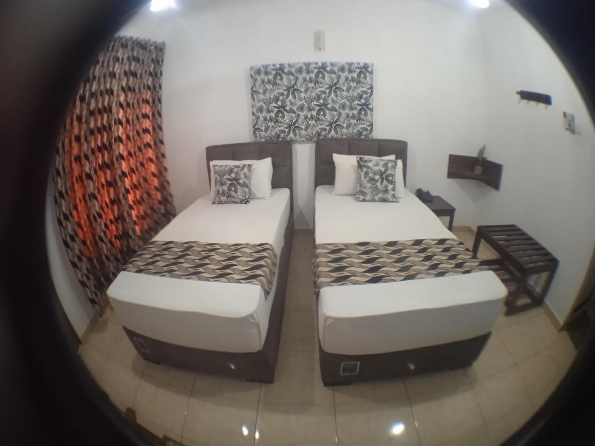 Larn'S Villa Hotel & Apartment Wadduwa Exterior photo