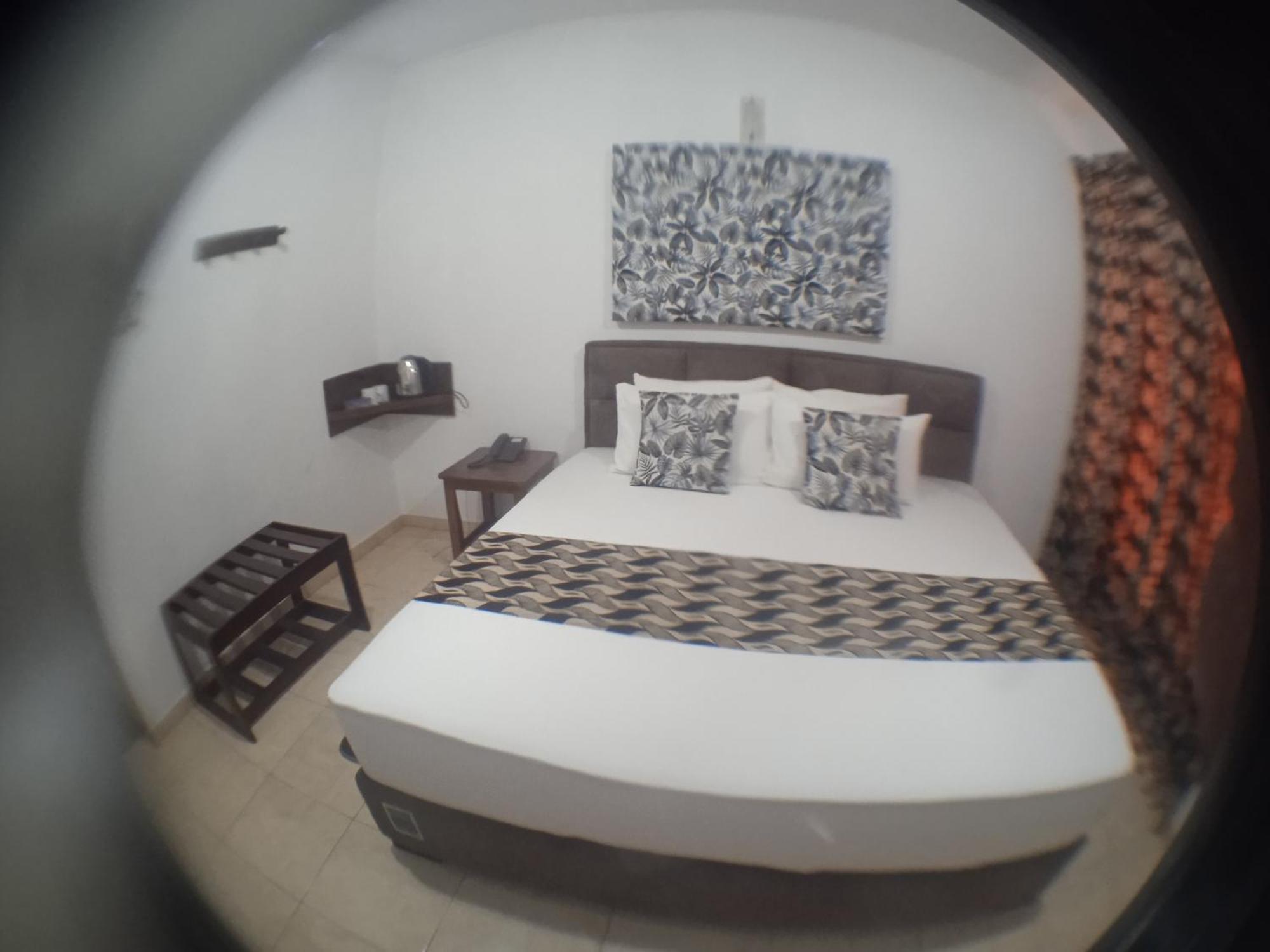 Larn'S Villa Hotel & Apartment Wadduwa Room photo