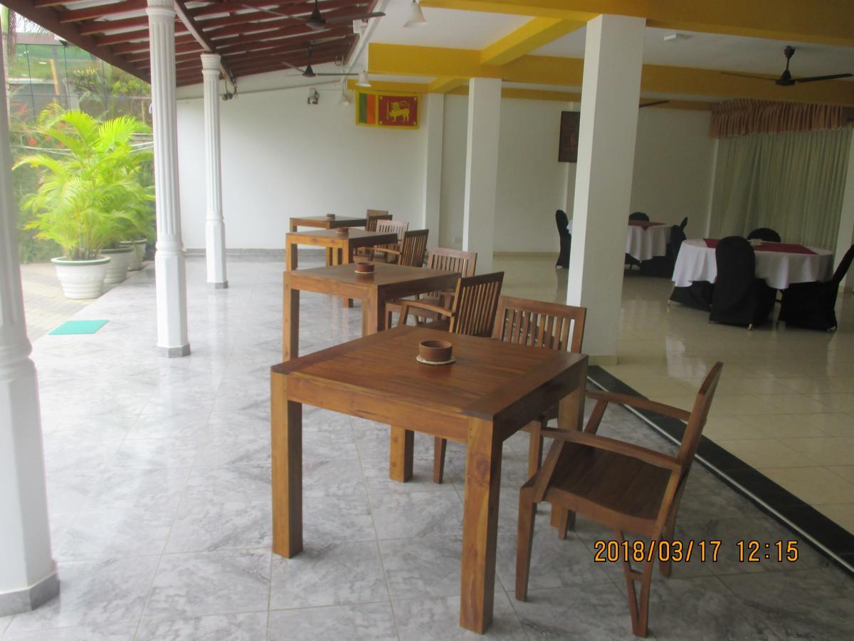 Larn'S Villa Hotel & Apartment Wadduwa Exterior photo